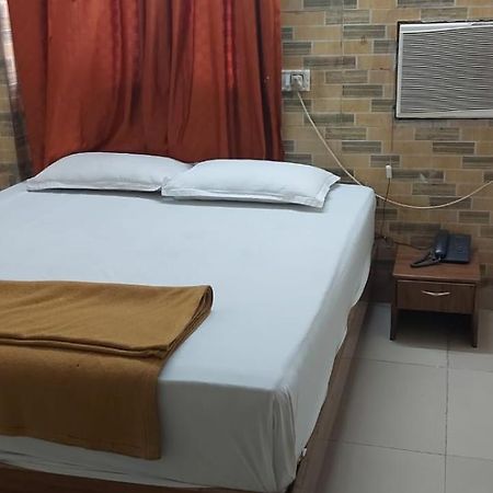 Glitz Hotels Sai Guest House - Nr Inorbit Mall Vashi Navi Mumbai Eksteriør bilde