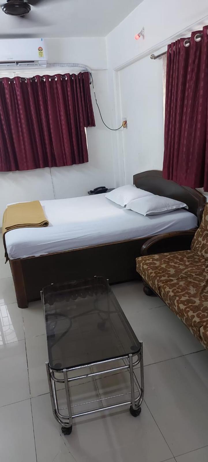 Glitz Hotels Sai Guest House - Nr Inorbit Mall Vashi Navi Mumbai Eksteriør bilde