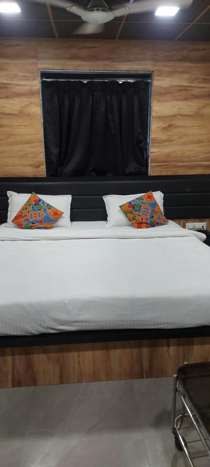 Glitz Hotels Sai Guest House - Nr Inorbit Mall Vashi Navi Mumbai Eksteriør bilde