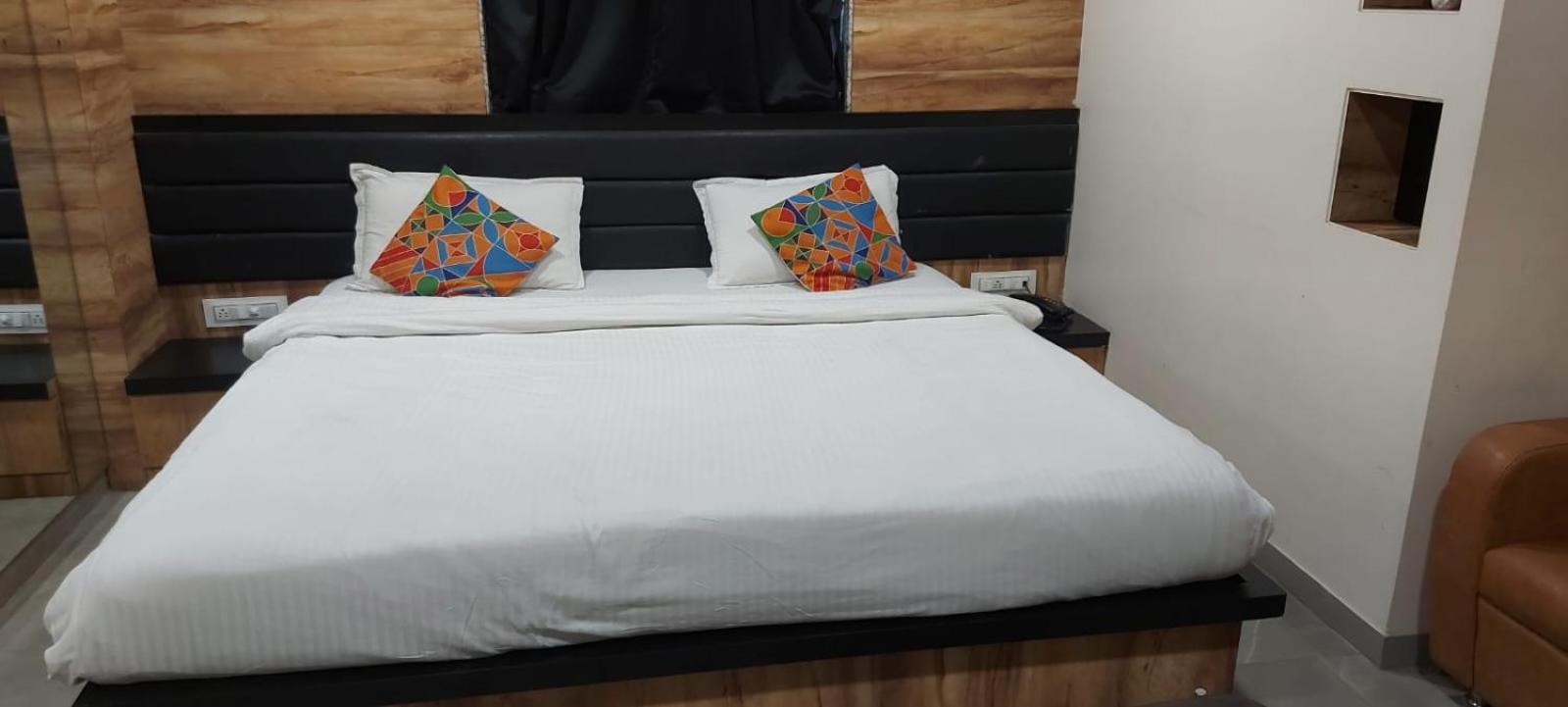 Glitz Hotels Sai Guest House - Nr Inorbit Mall Vashi Navi Mumbai Eksteriør bilde